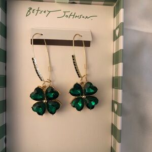 Betsey Johnson Gold Tone & Green Crystal Shamrock Drop Earrings NIB